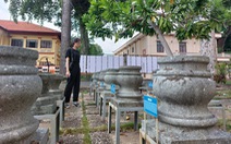 Người dân hiến tặng 37 táng đá kê cột cổ để bảo tồn