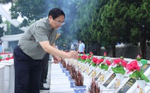 Thủ tướng viếng Nghĩa trang liệt sĩ Vị Xuyên