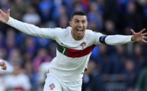 Ronaldo ghi bàn trong trận đấu thứ 200 cho Bồ Đào Nha