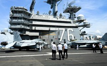 Bên trong tàu sân bay USS Ronald Reagan đang thăm Đà Nẵng