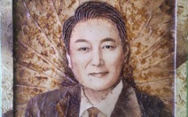 Nghệ nhân làm tranh chân dung vợ chồng tổng thống Hàn Quốc từ lá sen