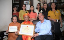 Chủ tịch UBND TP.HCM Phan Văn Mãi thăm, chúc thọ người cao tuổi