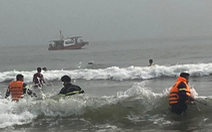 Hai học sinh đuối nước tử vong khi tắm biển ở Nghệ An