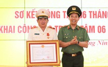 Thiếu tướng Đinh Văn Nơi nhận Huân chương Chiến công hạng nhất