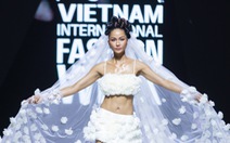 Tuần lễ thời trang quốc tế Việt Nam 2023: Thời trang bền vững là nhiệm vụ, không là lựa chọn