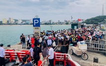 Bão số 1: Hải Phòng, Quảng Ninh đưa hơn 10.000 khách về bờ, người dân chằng chống hàng quán