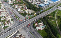 Cận cảnh đường dẫn cầu Phú Mỹ, dự án TP.HCM đang đòi lại 355 tỉ đồng