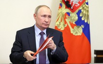 Ông Putin ký luật cấm chuyển giới