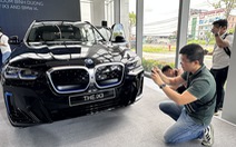 BMW 'trình làng' ô tô điện đến khách Việt, giá trên 3,5 tỉ đồng/chiếc