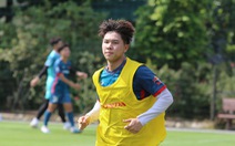Cầu thủ U23 Việt Nam rèn thể lực dưới thời tiết nắng nóng