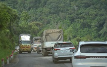 Đóng đèo Bảo Lộc, đèo Đại Ninh tấp nập xe cộ dù đường xuống cấp nặng