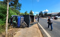 Xe tải 'lùa' xe máy tại Đà Lạt, 2 sinh viên tử vong