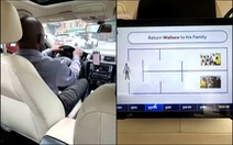 Tài xế taxi công nghệ tự làm game phục vụ khách
