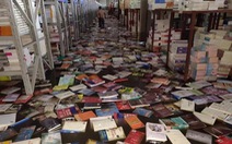 Lũ lụt ở Trung Quốc: Hàng trăm kho sách bị ngập, chật kín các đội cứu hộ