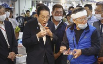 Thủ tướng Nhật Bản hứa 'giải cứu' nghề cá sau lệnh cấm từ Trung Quốc
