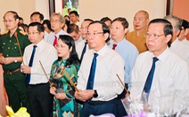 Đoàn đại biểu TP.HCM dâng hương tưởng niệm Chủ tịch Hồ Chí Minh và Chủ tịch Tôn Đức Thắng