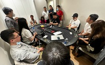 Bắt 'nhóm trí thức' đánh bạc poker trá hình trong chung cư cao cấp