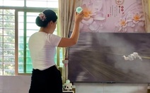 Người phụ nữ cầm chai nhựa bắt yêu quái trong phim Tây du ký