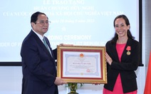 Huân chương Hữu nghị cho người giúp Việt Nam có hàng triệu liều vắc xin COVID-19