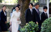 Hoàng thái tử Nhật Bản Akishino thích thú ngắm Văn Miếu Quốc Tử Giám
