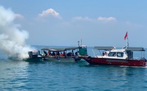 Ghe chở cán bộ bảo tồn Cù Lao Chàm bốc cháy giữa biển