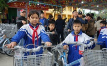 Trao 200 suất học bổng cho học sinh nghèo vượt khó ở Tuyên Quang