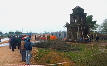 'Thần đèn' Nguyễn Văn Cư di dời thành công cổng đền nặng hơn 100 tấn