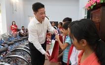 Trao 200 suất học bổng Gieo mầm tri thức cho học sinh nghèo Quảng Trị