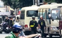Hàng trăm cảnh sát phong tỏa quán bar ở quận Tân Phú