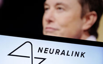 Công ty của Elon Musk lần đầu tiên cấy chip vào não người