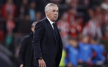 HLV Ancelotti giương cờ trắng cuộc đua top 8 Champions League