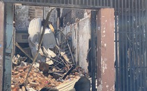Hàng xóm căn nhà cháy làm 4 người chết: 'Nhà tôi cũng cháy, đổ sập hết rồi'