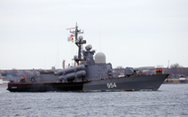 Ukraine nói đã đánh chìm tàu Nga ngoài khơi Crimea