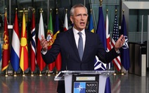 Tổng thư ký NATO: Ukraine cần hỗ trợ, không cần 'cờ trắng'