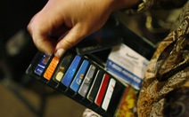 Vụ nợ thẻ tín dụng từ 8,5 triệu lên 8,8 tỉ đồng: Có cho vay nặng lãi?