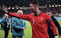 Ronaldo nổi giận 'vung tay múa chân' với trọng tài