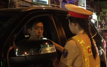 'Bóng hồng' cảnh sát giao thông Lâm Đồng ra đường kiểm tra nồng độ cồn