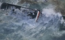Tàu cá Nhật Bản chở 25 người gặp nạn trong vùng biển động