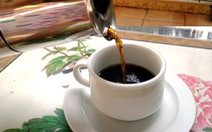 Lạm dụng cà phê, nước ngọt để 'đánh thức' cơ thể, ảnh hưởng sức khỏe ra sao?