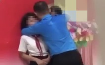 Clip túm cổ áo, áp sát nữ sinh: Thầy giáo thiếu kiểm soát khi xử lý học sinh đánh nhau
