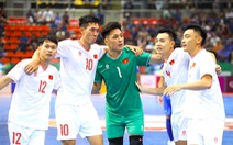 Tuyển futsal Việt Nam giành vé vào tứ kết dù thất bại trước Thái Lan