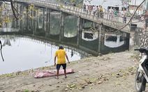 Phát hiện thi thể cô gái nổi trên mặt hồ ở Hà Nội