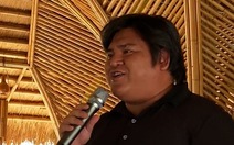 Chàng trai hát karaoke 'Nam nhi đương tự cường' hay như nuốt đĩa