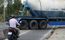Hàng chục đoạn dải phân cách đường Võ Chí Công bị mất, nguy cơ tai nạn