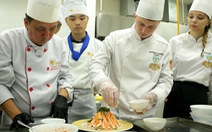 Sang Việt Nam học nghề bếp