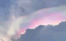 Chuyên gia giải thích về mây ngũ sắc lạ thường ở TP.HCM