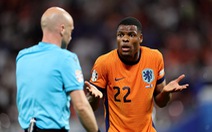 Tuyển Hà Lan tức giận vì bị trọng tài từ chối bàn thắng trận đấu Pháp