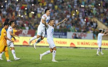 Đánh bại Khánh Hòa 5-1, Nam Định lần đầu lên ngôi ở V-League