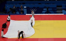 Sự cố ở Olympic Paris 2024: Phải thay mới sàn đấu judo xuyên đêm