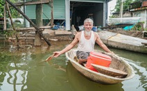 Về rốn lũ Chương Mỹ chứng kiến người Hà Nội ở nhà phao, đi thuyền trên phố